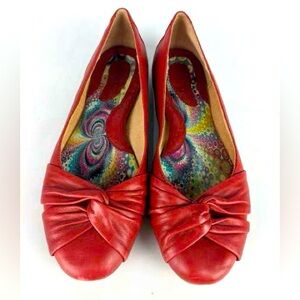 Stylish Born red leather flats - size 8